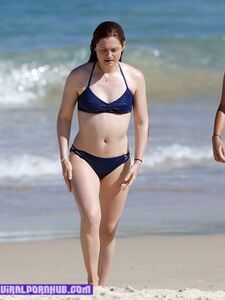 Bonnie Wright Nude Photos Leaked
