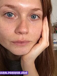 Bonnie Wright Nude Photos Leaked