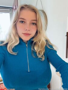 Zooe.moore Aka Goddesszooe Nude Boobs And Pussy Onlyfans Leaks Photos